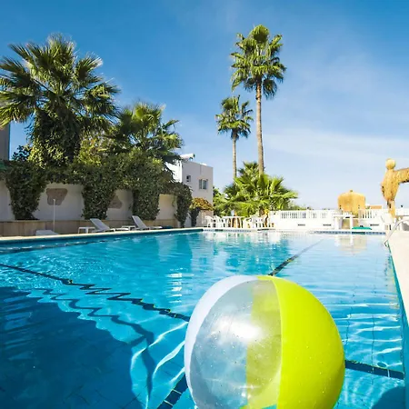 The Pine Bay Club Отель